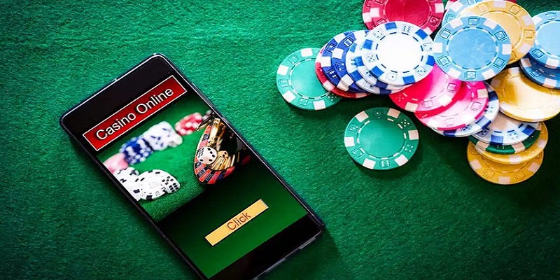 The casino format has two versions: offline and online